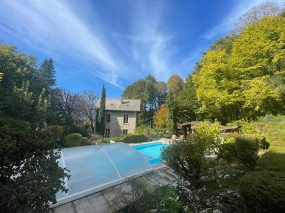 Propriété - 136 m² - 5 pièces