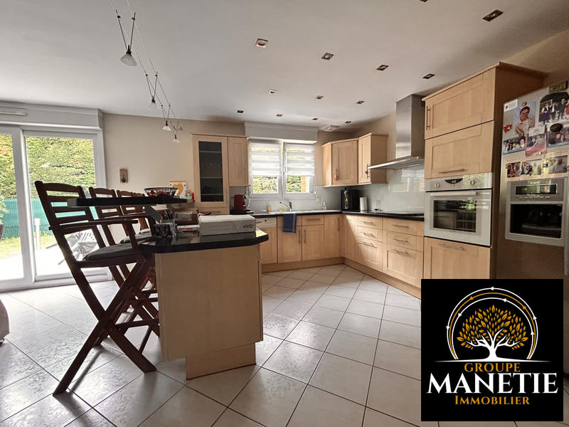 Maison - 155 m² - 8 pièces