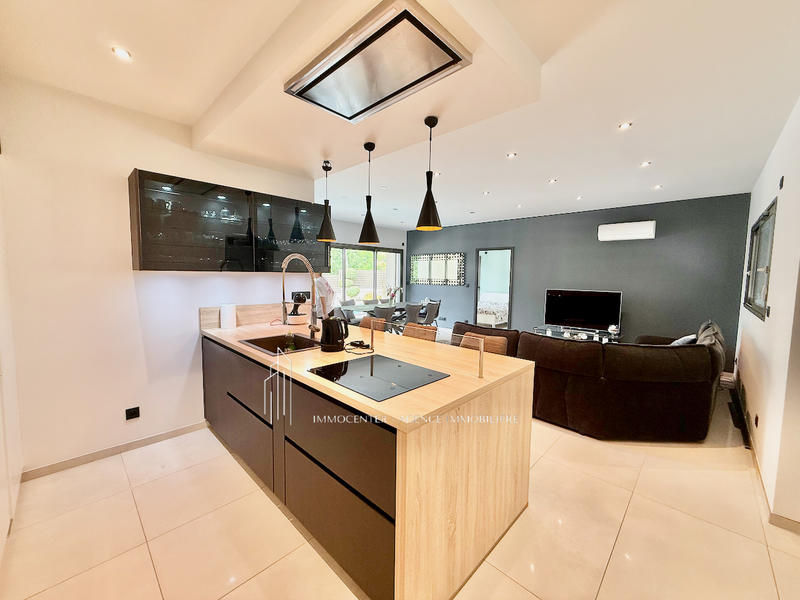 Villa - 145 m² - 6 pièces