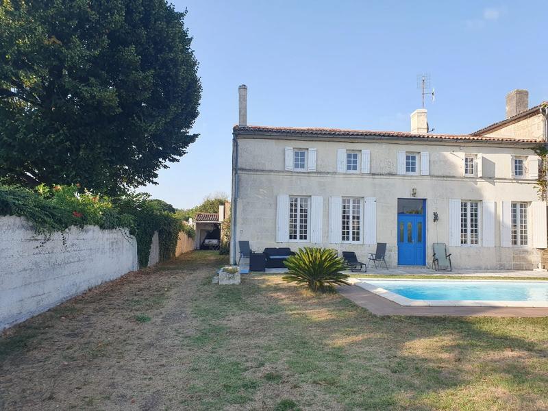 Maison - 245 m² - 7 pièces