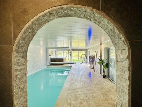 Maison - 260 m² - 5 pièces