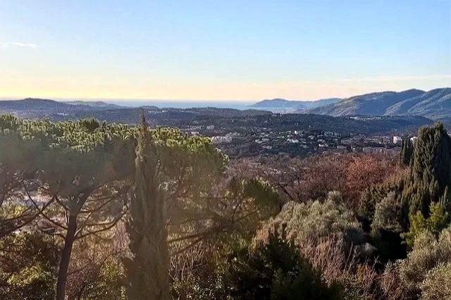 Appartement - 98 m² - 3 pièces