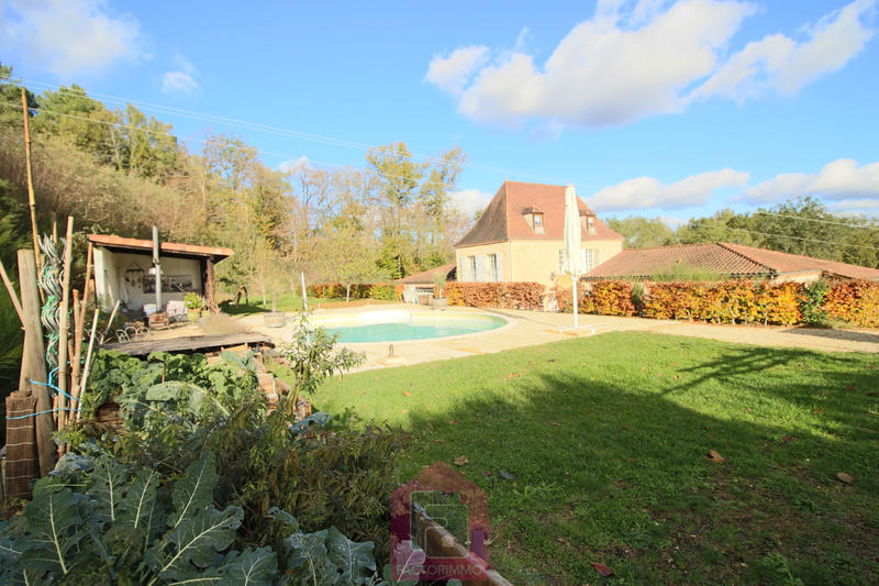 Propriété - 395 m² - 12 pièces