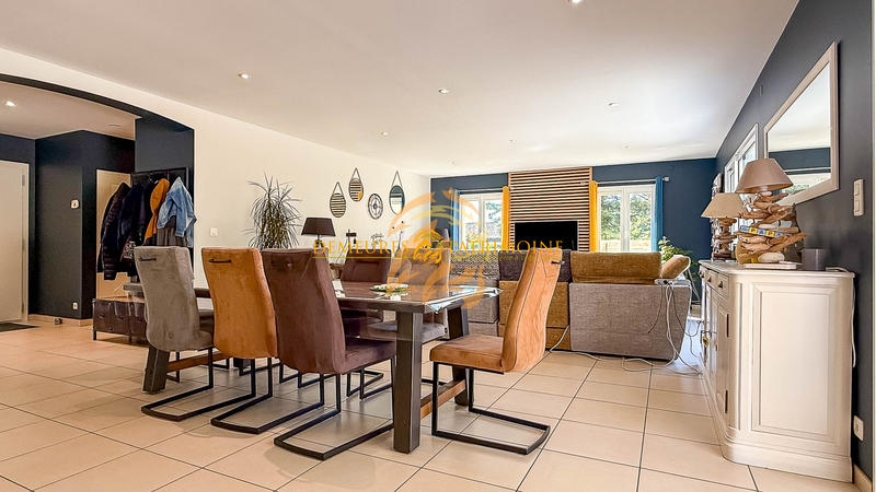 Maison - 193 m² - 5 pièces