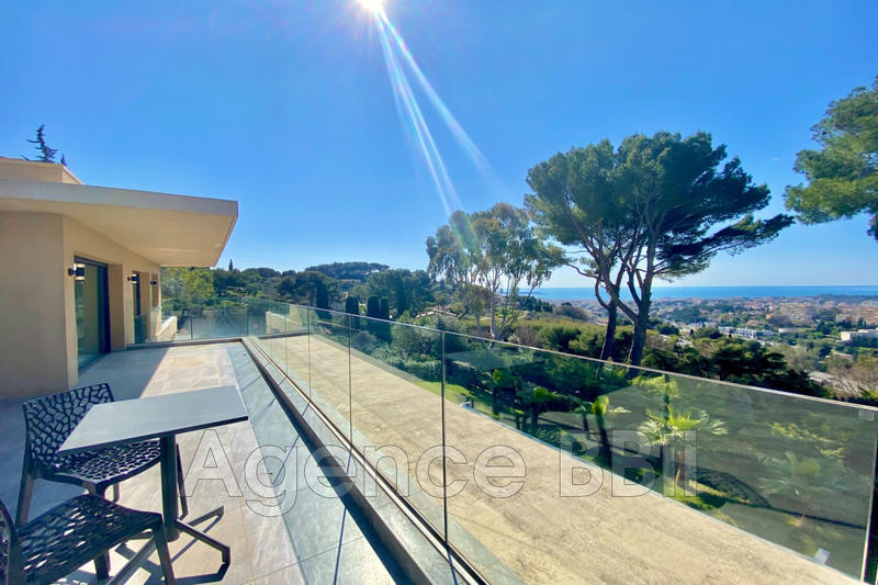 Villa - 372 m² - 8 pièces