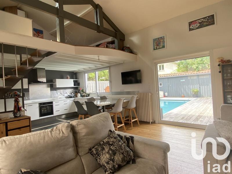 Maison - 210 m² - 7 pièces