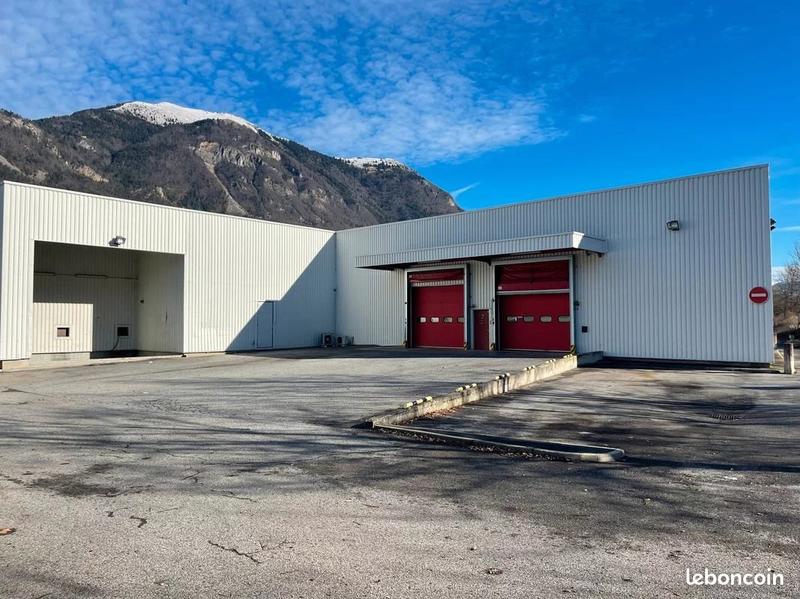 Entrepôt - 800 m²