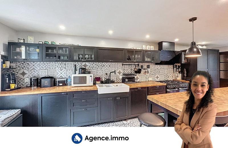 Maison - 217 m² - 8 pièces