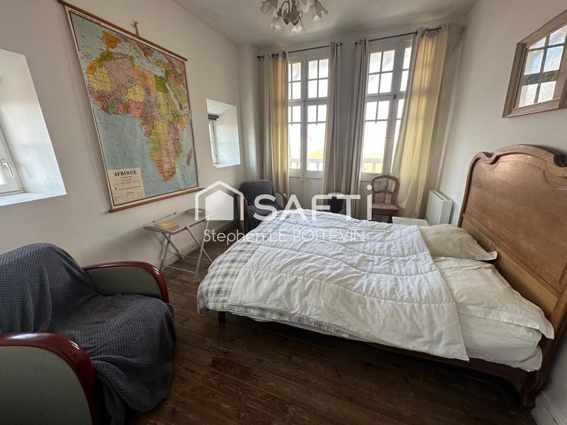 Maison - 272 m² - 12 pièces