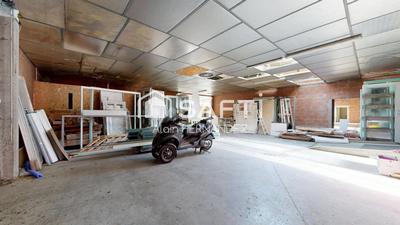 Local commercial - 145 m² - 1 pièce