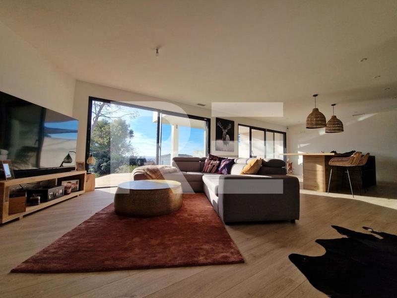 Villa - 138 m² - 6 pièces