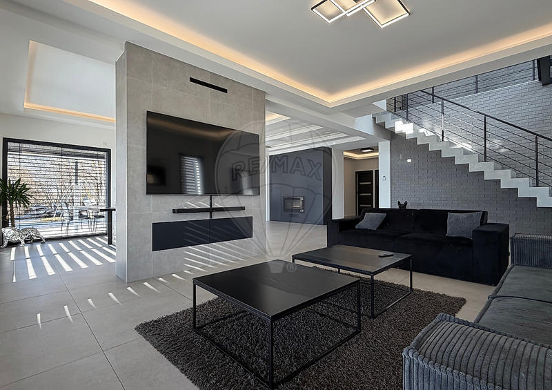 Villa - 232 m² - 6 pièces