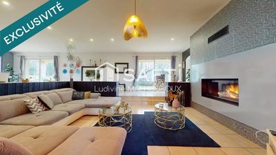 Maison - 209 m² - 9 pièces