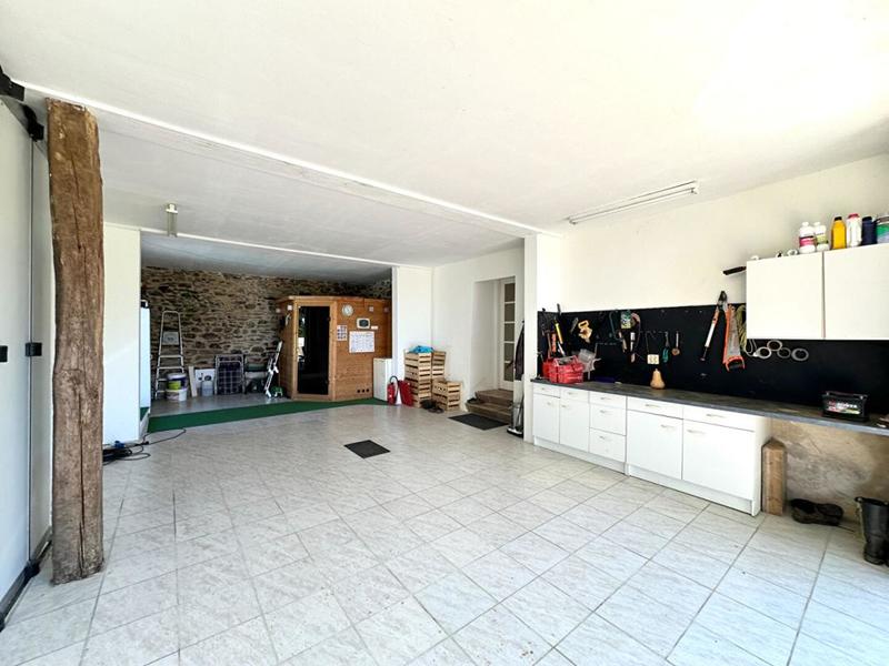 Maison - 230 m² - 9 pièces