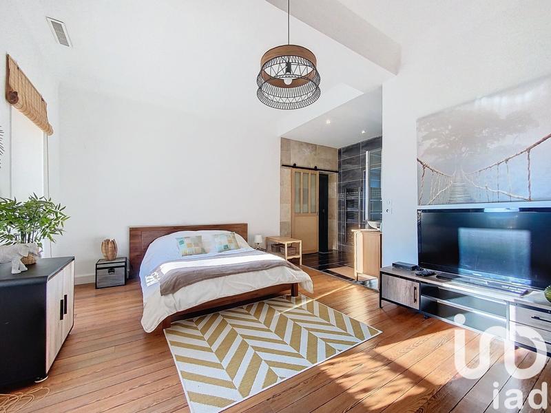 Maison - 471 m² - 11 pièces