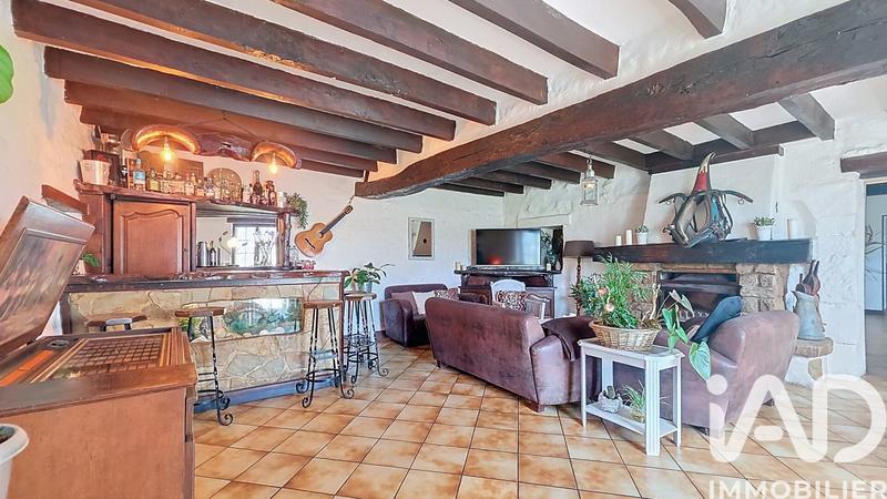 Maison - 221 m² - 8 pièces