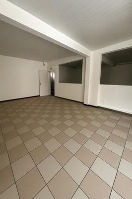 Local commercial - 104 m²