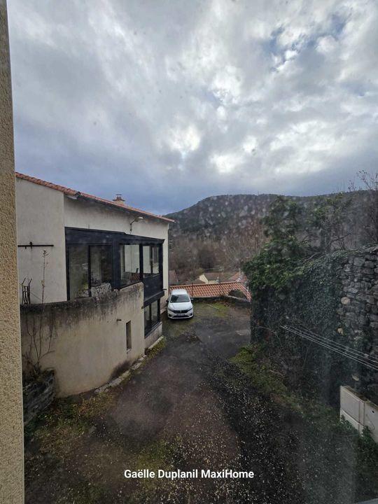 Maison - 75 m² - 5 pièces