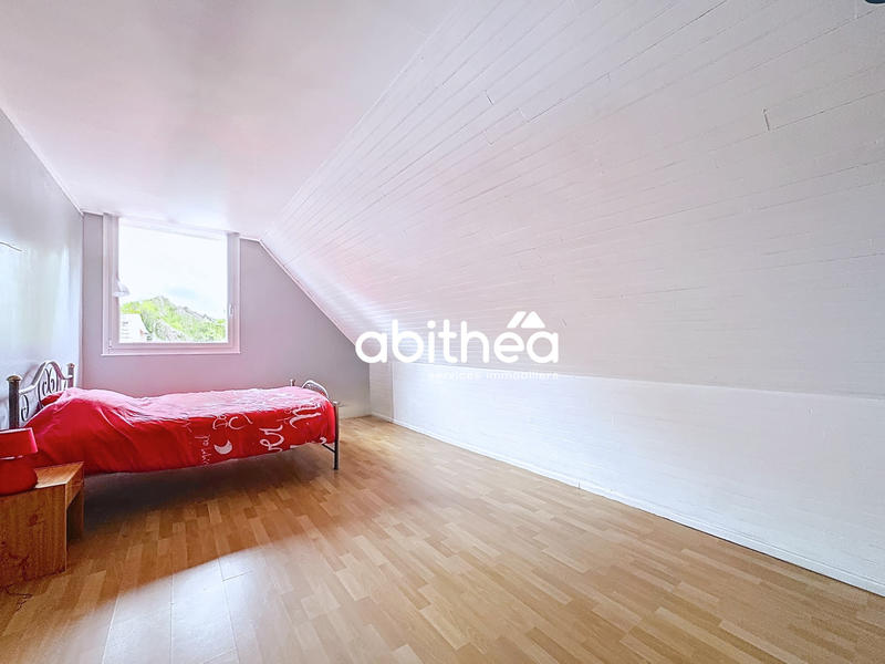 Maison - 188 m² - 8 pièces