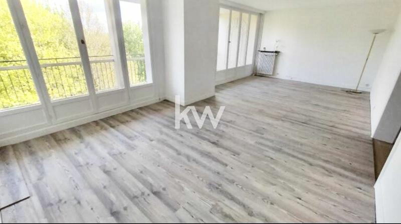 Appartement - 96 m² - 5 pièces