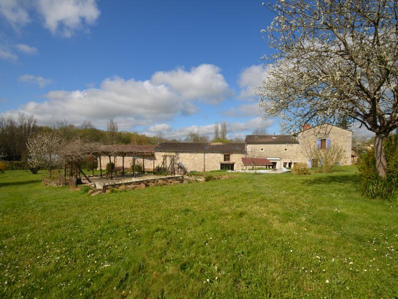 Longère - 385 m² - 14 pièces