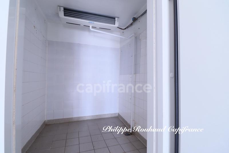 Maison - 220 m² - 11 pièces