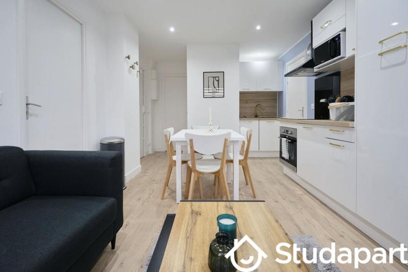 Chambre - 10 m² - 1 pièce