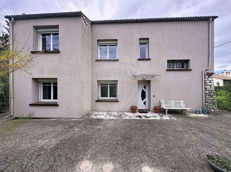 Maison - 144 m² - 7 pièces