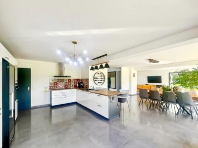 Maison - 150 m² - 7 pièces
