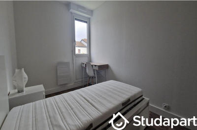 Chambre - 11 m² - 1 pièce