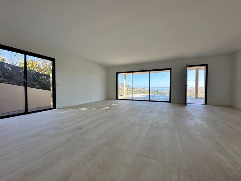 Villa - 137 m² - 4 pièces