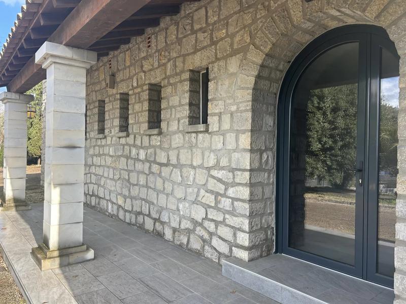 Maison - 245 m² - 7 pièces