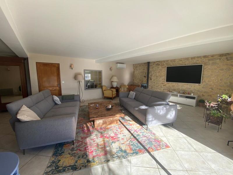 Maison - 250 m² - 7 pièces