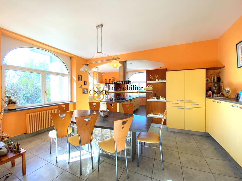 Demeure - 209 m² - 8 pièces