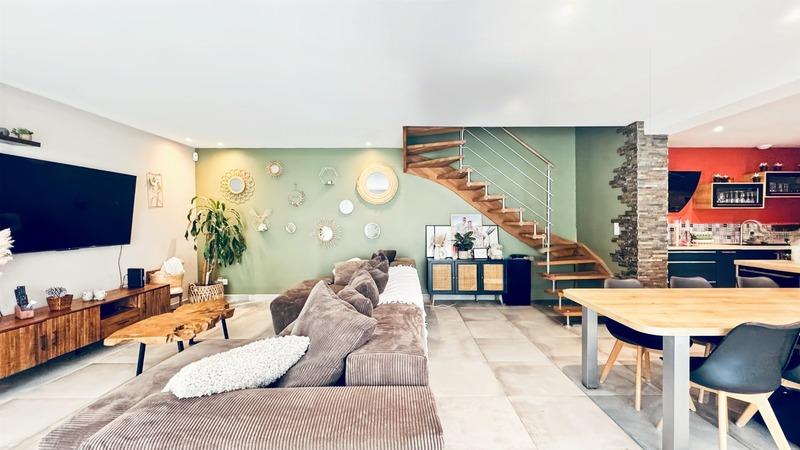 Maison - 180 m² - 5 pièces