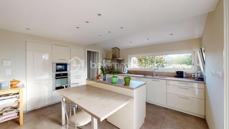 Maison traditionnelle - 171 m² - 5 pièces