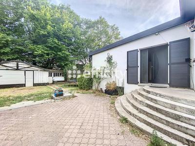 Maison - 193 m² - 7 pièces