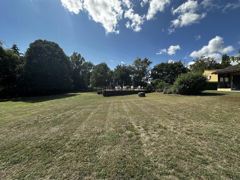 Maison traditionnelle - 185 m² - 7 pièces