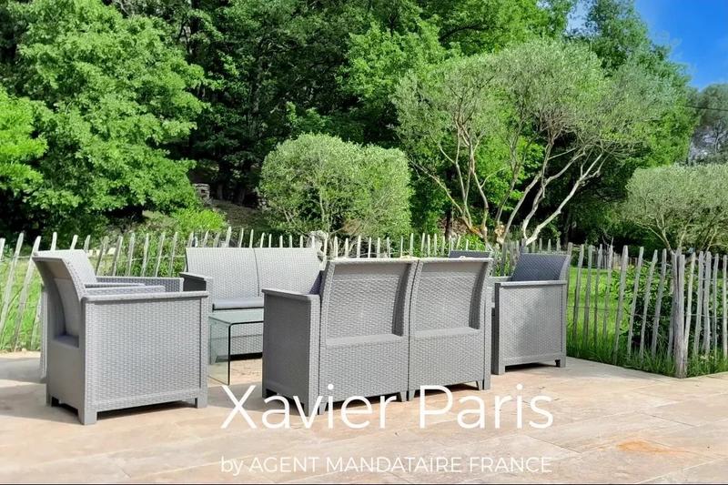 Maison - 228 m² - 7 pièces