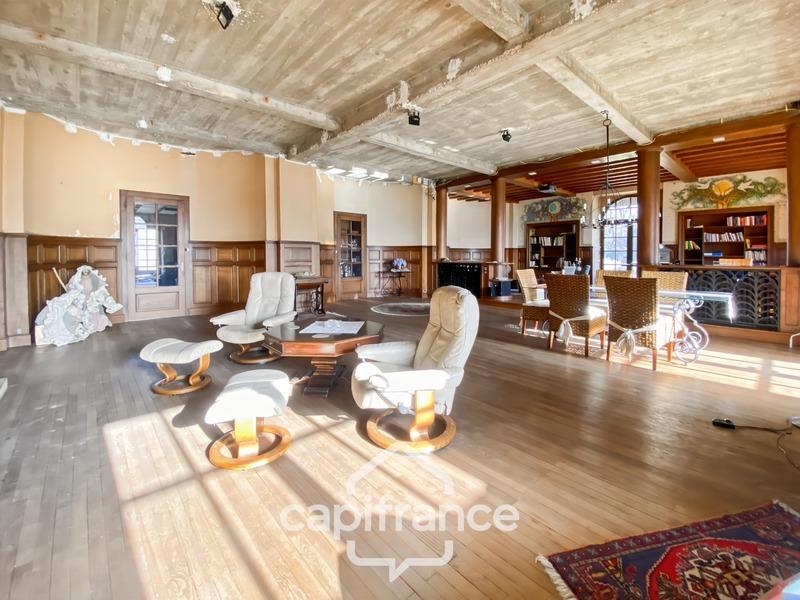 Maison - 318 m² - 8 pièces