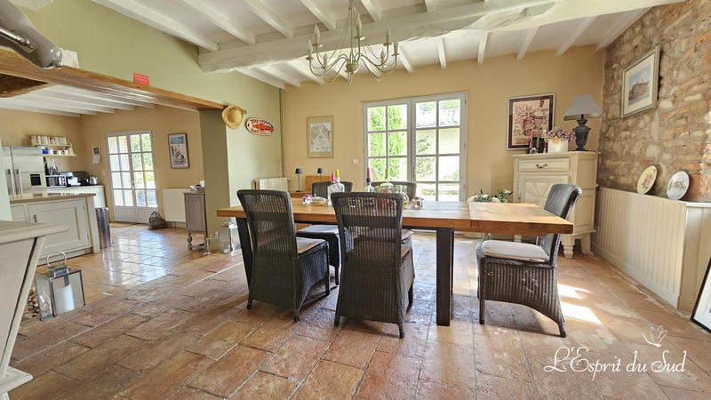 Maison - 298 m² - 10 pièces