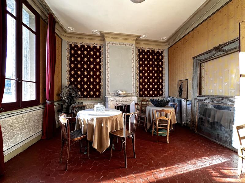 Demeure - 401 m² - 12 pièces