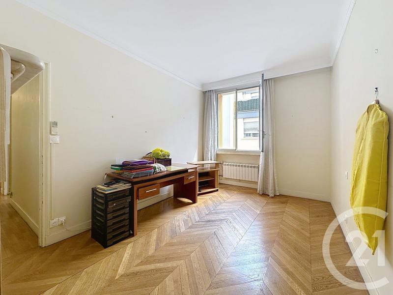 Appartement - 182 m² - 7 pièces