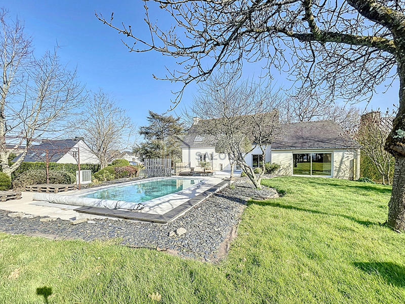 Maison - 204 m² - 8 pièces