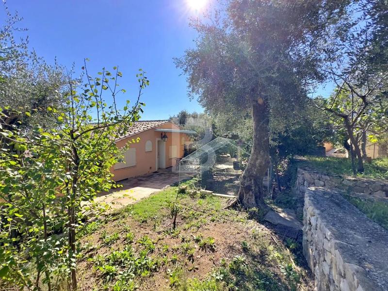 Propriété - 192 m² - 8 pièces