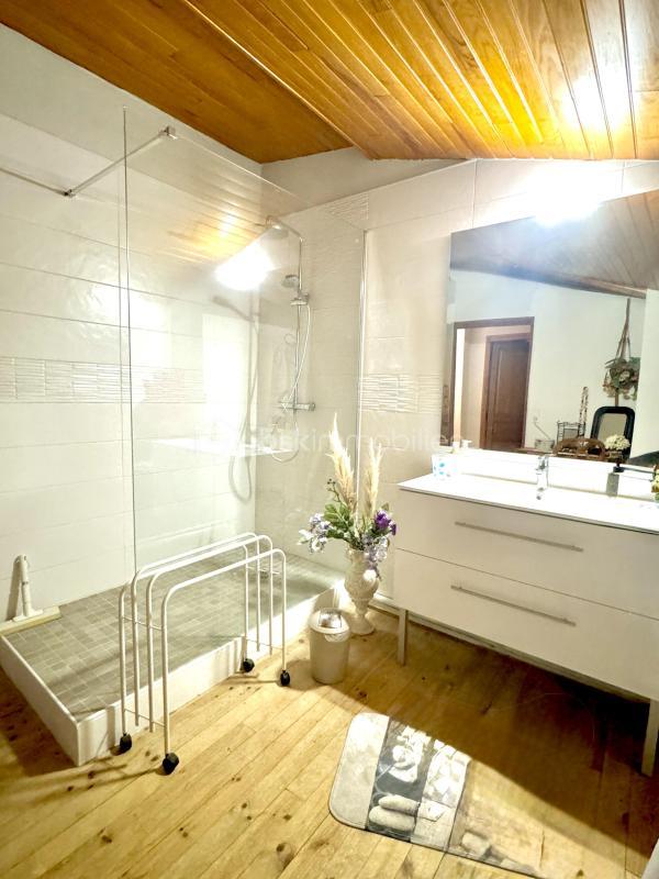 Maison ancienne - 202 m² - 9 pièces