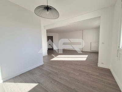 Appartement - 85 m² - 4 pièces