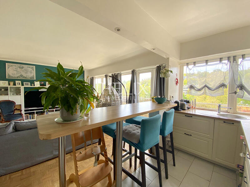 Appartement - 90 m² - 5 pièces