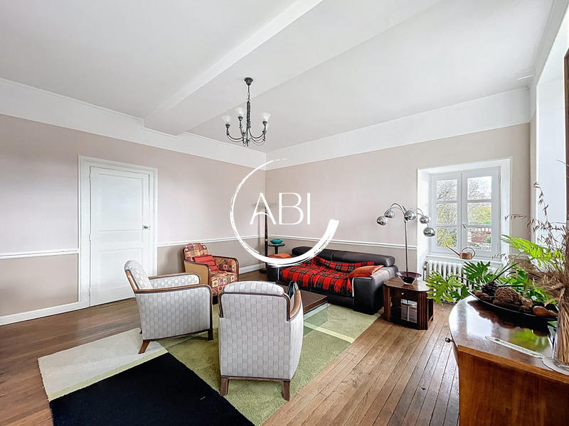 Maison - 200 m² - 11 pièces