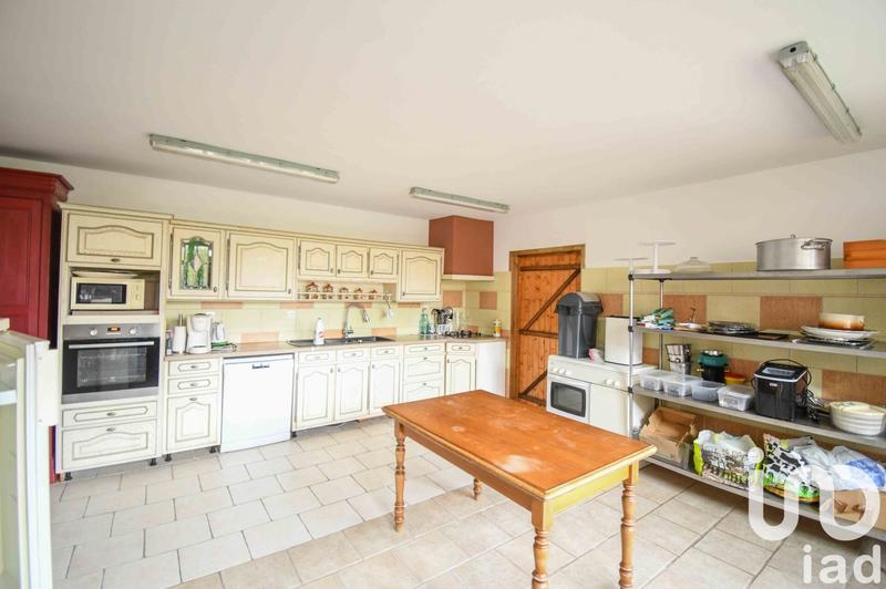 Maison - 235 m² - 8 pièces
